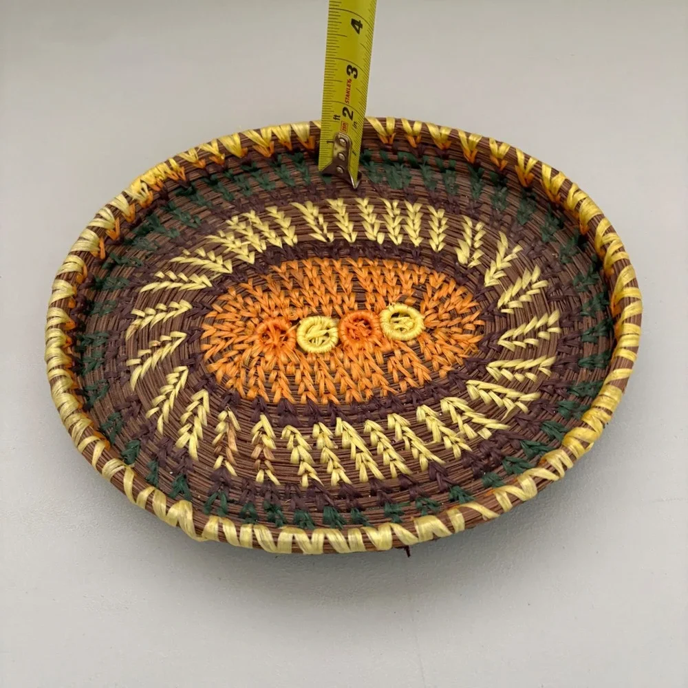 N/A handcrafted oval
